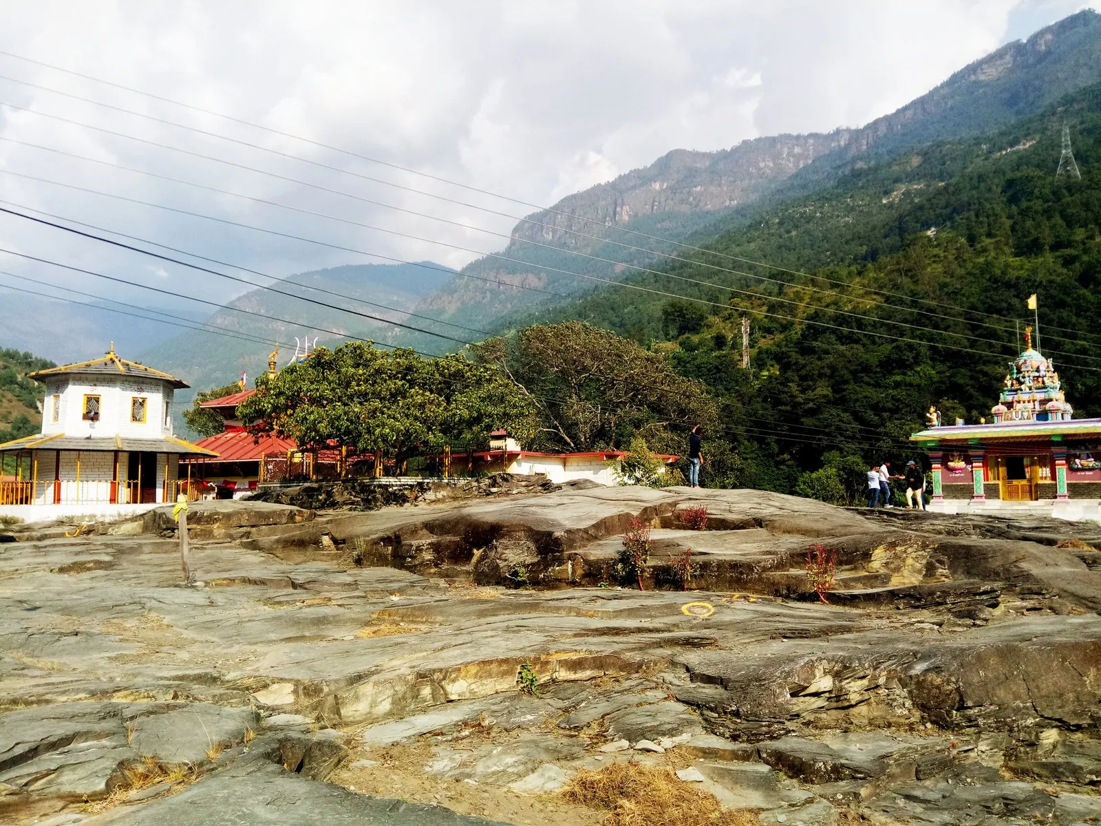 The Galeshwor temple built on its great rock above the Kali Gandaki
