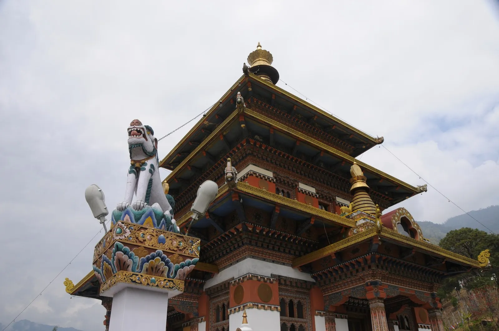The gilded roofs of Khamsum Yulley Namgyal Chorten above the Punakha valley